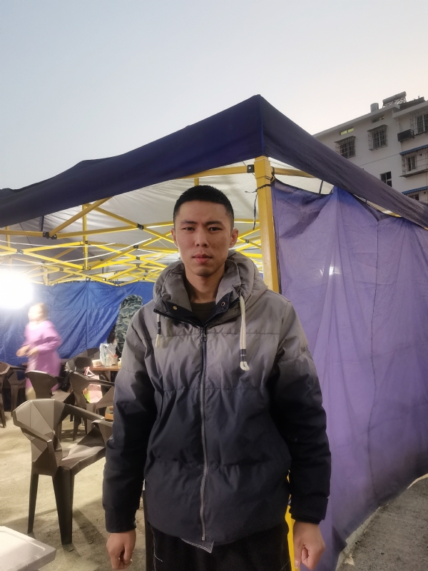 谁谁谁的第一张照片--四川交友中心